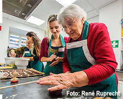 Gemeinsam backen im MGH (Foto: René Ruprecht)
