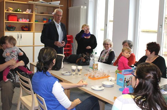 Kommune hautnah: Bürgermeister Günther Werner mit Eltern im MGH