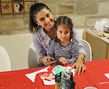 Faschingsmasken basteln im MGH-Sprachcafé