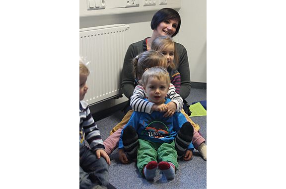 Bewegungskurs "Drunter und Drüber" - MGH Außenstelle Ebern 2015 (Foto: René Ruprecht) Bewegungskurs "Drunter und Drüber" - MGH Außenstelle Ebern 2015 (Foto: René Ruprecht)