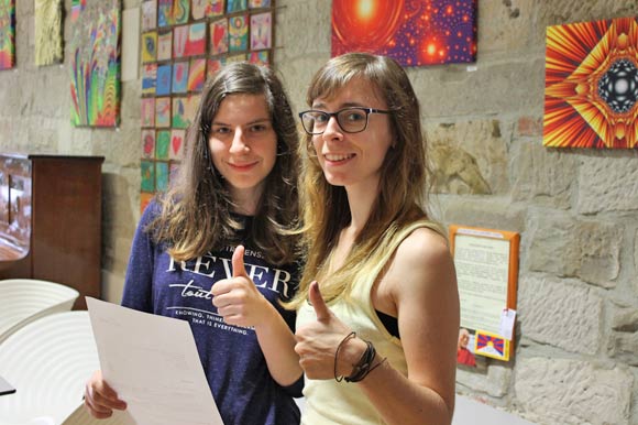 Luisa Krapf (Realschulabschluss) mit Bildungspatin Katharina Hofmann