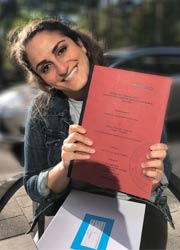 Sose Baghumyan mit ihrer Bachelor-Arbeit