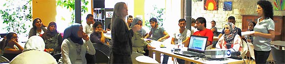 Einblicke in die deutscha Arbeitswelt für Menschen mit Fluchtgeschichte